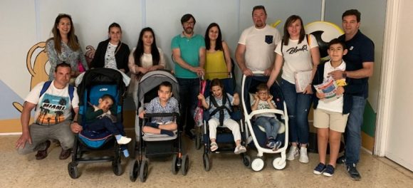 Familias con niños afectados con el síndrome